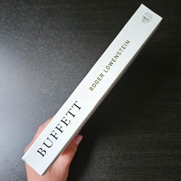 4/$25 Buffett: The Making of an American Capitalist by Roger‎ Lowenstein - Picture 4 of 7